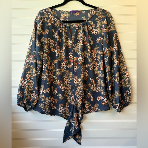 West Kei blue floral top. Size M - Picture 3 of 8